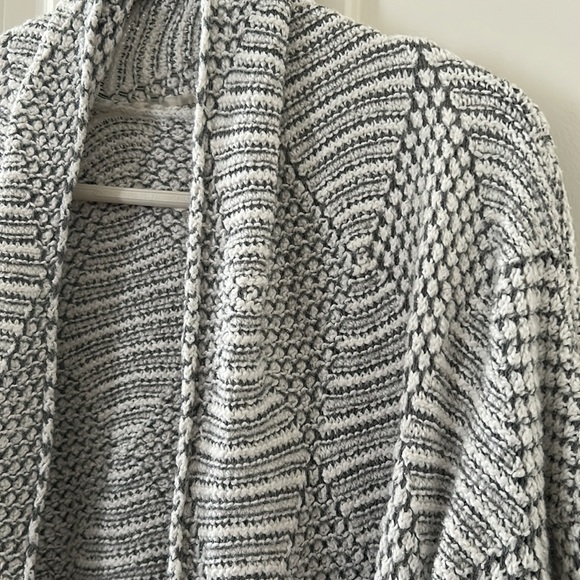 Cardigan - Picture 2 of 7